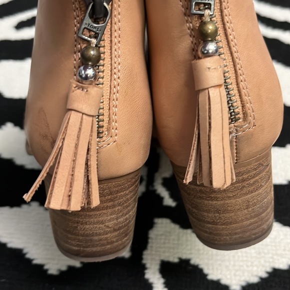 TOMS Leila Leather Bootie in Tan Size 7.5 - Picture 9 of 14
